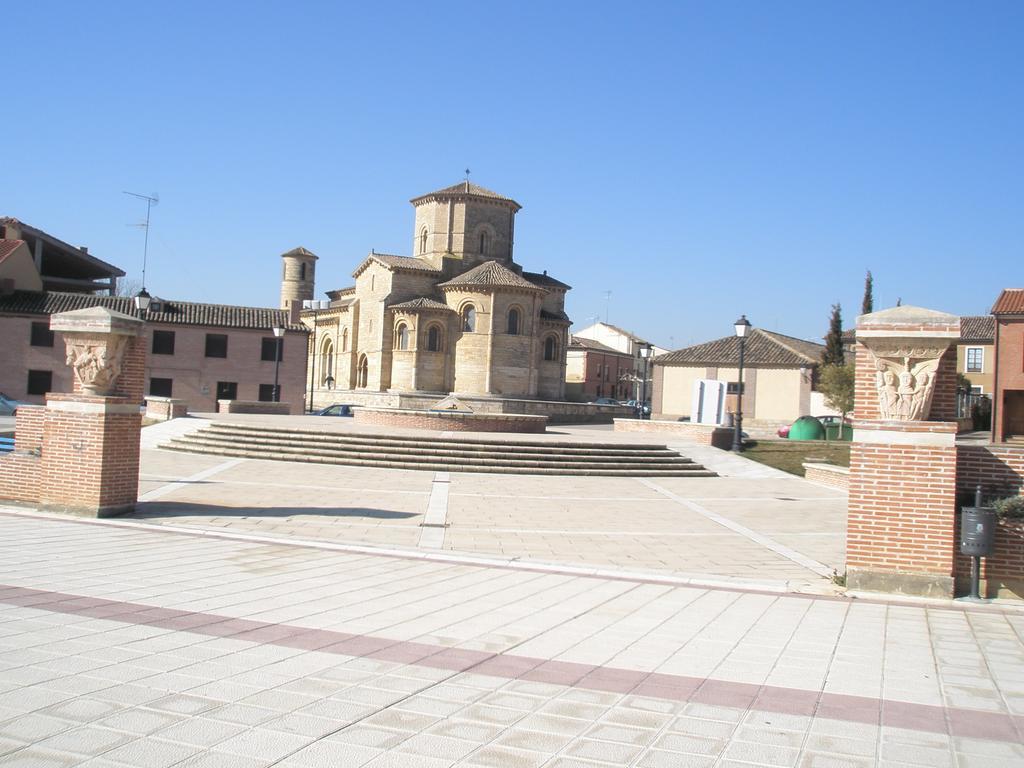 Apartamento Pension La Via Lactea Hotel Fromista Bagian luar foto