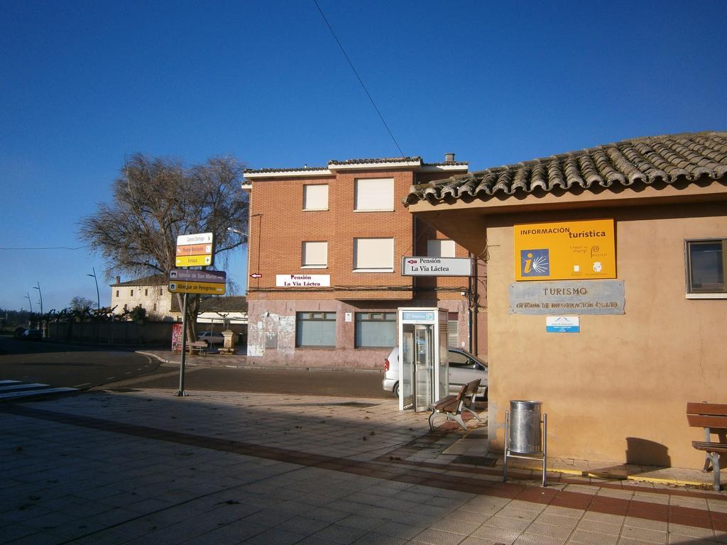 Apartamento Pension La Via Lactea Hotel Fromista Ruang foto