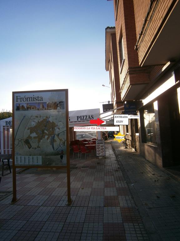 Apartamento Pension La Via Lactea Hotel Fromista Bagian luar foto