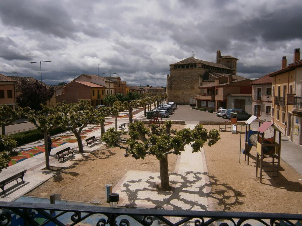 Apartamento Pension La Via Lactea Hotel Fromista Bagian luar foto