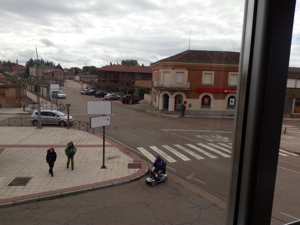 Apartamento Pension La Via Lactea Hotel Fromista Bagian luar foto